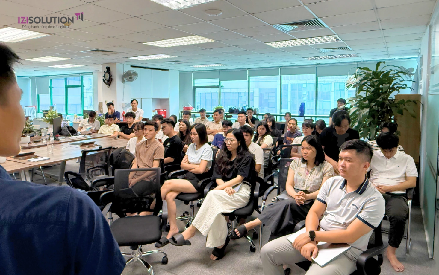 Không khí buổi Open Talk ứng dụng AI tại IZISolution